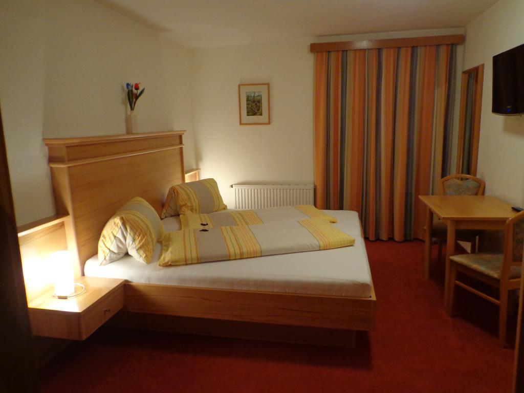 Jagerhaeusl Bed & Breakfast Ramsau am Dachstein Room photo