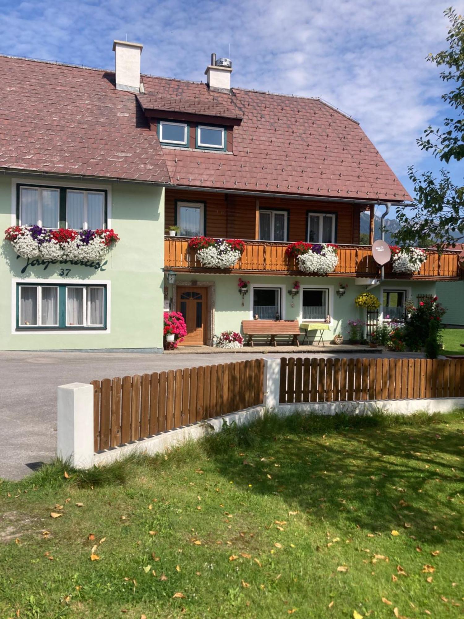 Jagerhaeusl Bed & Breakfast Ramsau am Dachstein Exterior photo